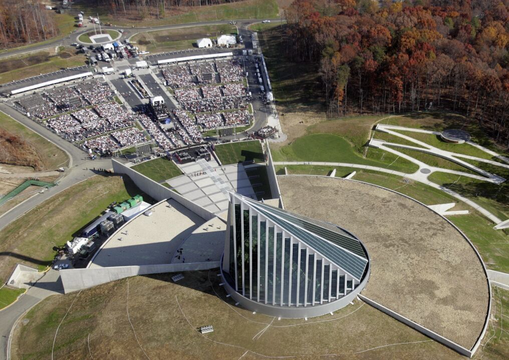 2006: The National Museum of the Marine Corps